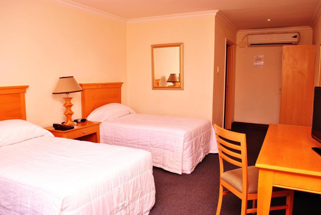 The George Hotel Manzini Room photo